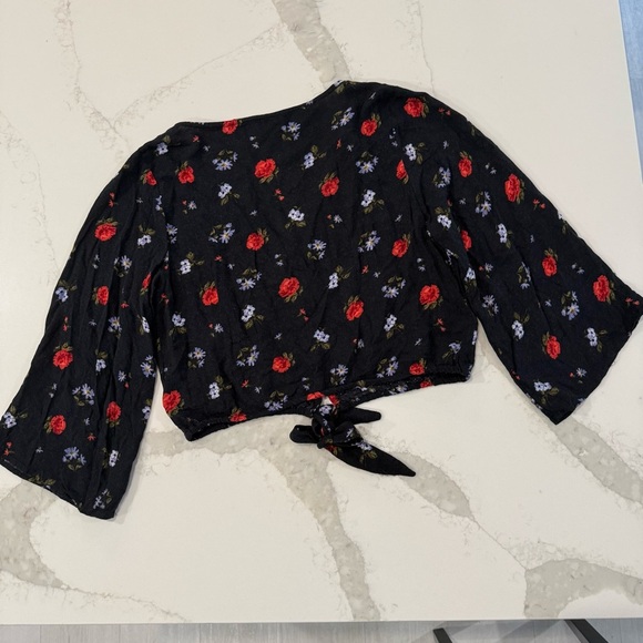 American Eagle Outfitters Floral Tie-Front Cottage Crop Top Women’s Medium Black - Picture 8 of 8